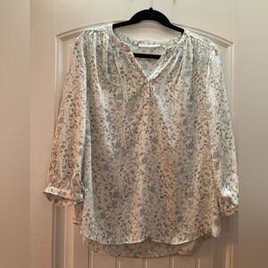 Violet & Claire Womens Dress shirt BNWT size Large. Never been worn